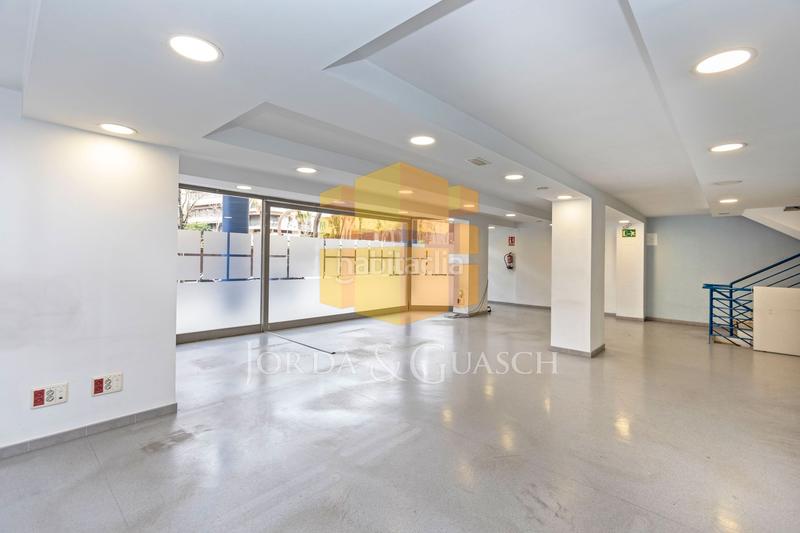 Foto cf07fb0b-5484-4ad1-844d-1ef347a6858b. Local comercial a avinguda de madrid 150 a Sants Barcelona