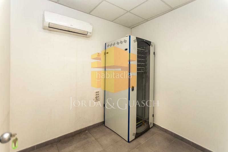 Foto 47b100a4-38d0-4b6b-9522-6c3781001e3e. Local commercial dans avinguda de madrid 150 dans Sants Barcelona