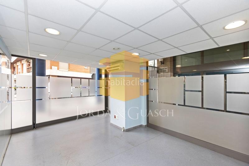 Foto eeb5b22a-b153-48f5-8c92-f9cdd5e84dc3. Local commercial dans avinguda de madrid 150 dans Sants Barcelona