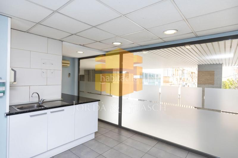 Foto a1b92c24-b655-426e-9cdc-46a6ca2ba3cb. Locale commerciale in avinguda de madrid 150 in Sants Barcelona