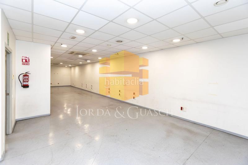 Foto acef3241-bfe7-4588-811b-2a2d89033fb3. Locale commerciale in avinguda de madrid 150 in Sants Barcelona