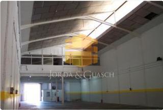 Rent Industrial building in Carrer del manresà 48