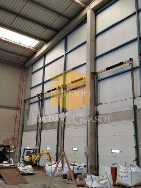 Foto 390c5c78-ef0c-4ec9-9c2b-4a8a7bf771a7. Rent industrial building in carrer número 29 102 in Barcelona