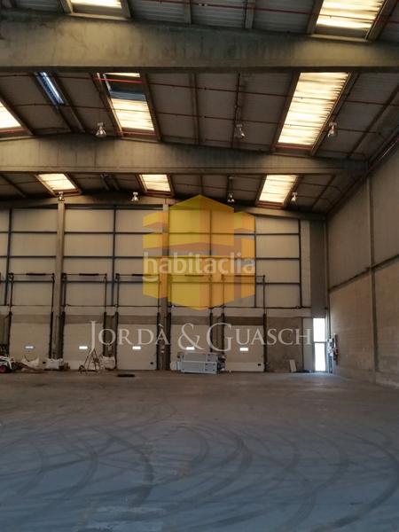 Foto f3f689e9-0ed3-4d2d-befd-f257e5c07027. Lloguer nau industrial a carrer número 29 102 a Zona Franca - Port Barcelona