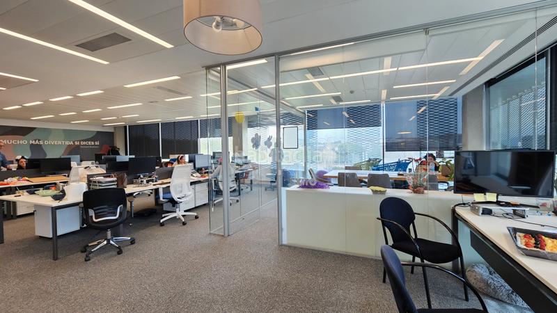 Foto 3c1afda8-5559-47d1-b4e5-ecf42551f765. Lloguer oficina amb calefacció a Volpelleres Sant Cugat del Vallès