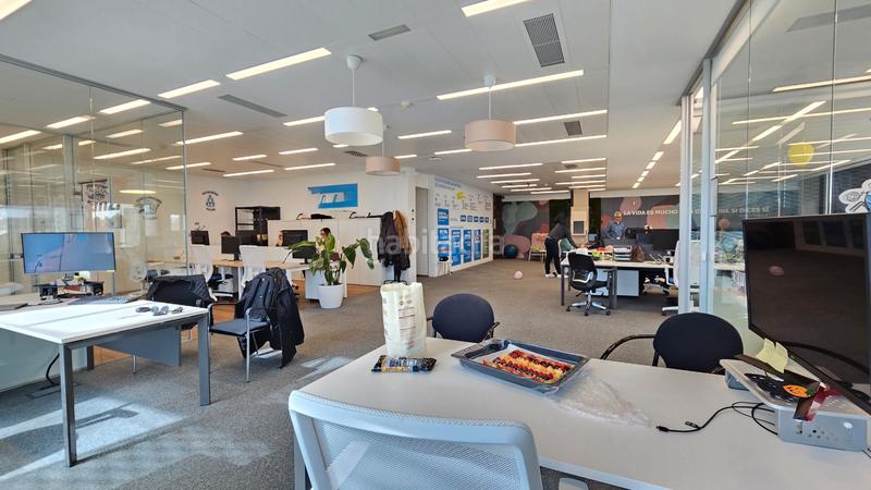 Foto 49cd7824-49d3-4b34-95ee-a7d130389842. Lloguer oficina amb calefacció a Volpelleres Sant Cugat del Vallès