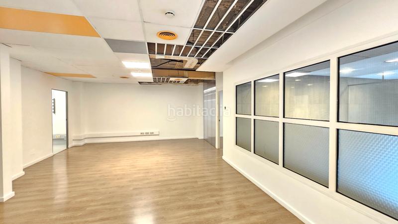 Foto b1066c42-bc57-4d79-b221-4c7221a0e7a3. Location bureau avec chauffage dans Dreta de l´Eixample Barcelona