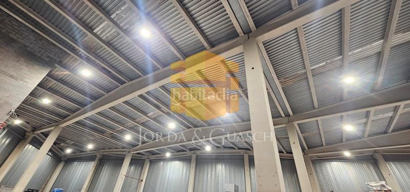 Foto 733527df-d8a2-4093-9308-20b4e0e17f53. Alquiler nave industrial en calle comp schumann 25 en Rubí