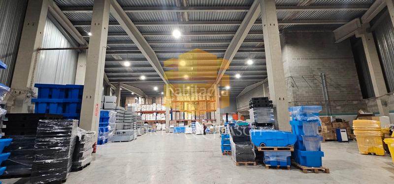 Foto a4fcd4e7-f13c-4a57-bd13-36f938481cc7. Alquiler nave industrial en calle comp schumann 25 en Rubí