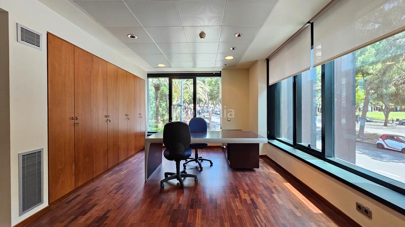 Foto 1f539b08-d79d-459e-b452-229f13973fc7. Location bureau avec chauffage parking dans Barri de les Corts Barcelona