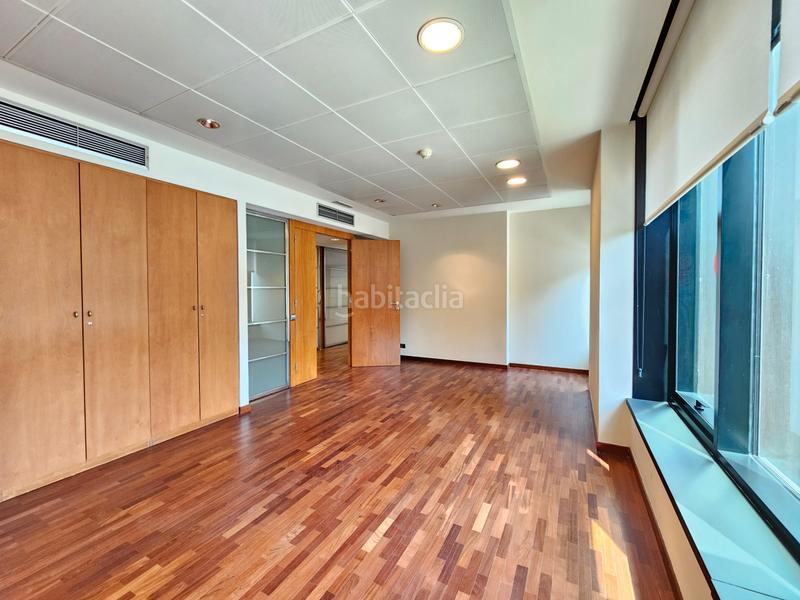 Foto 2ac1e8ca-a05a-40a0-9b91-a3885b453104. Location bureau avec chauffage parking dans Barri de les Corts Barcelona