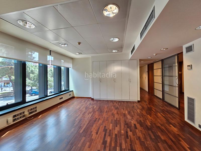 Foto 55c65b88-0540-4b0d-8acb-1a556764b413. Location bureau avec chauffage parking dans Barri de les Corts Barcelona