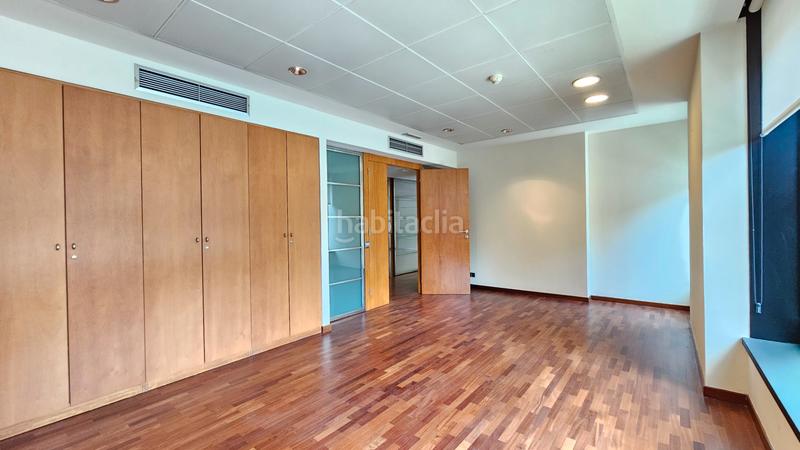 Foto 5c4a080f-46aa-4ff4-98a5-ca0bc7c69360. Location bureau avec chauffage parking dans Barri de les Corts Barcelona