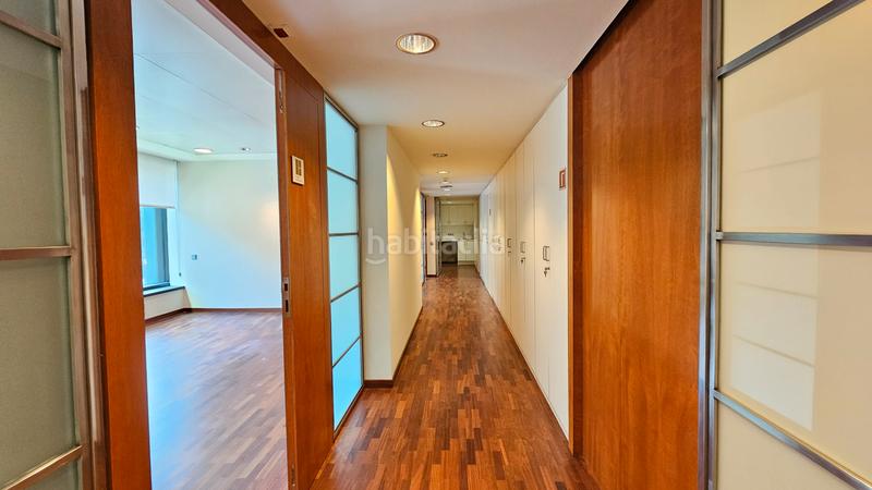 Foto ff614a4d-914d-4cd4-a774-ecb24c1eb346. Location bureau avec chauffage parking dans Barri de les Corts Barcelona