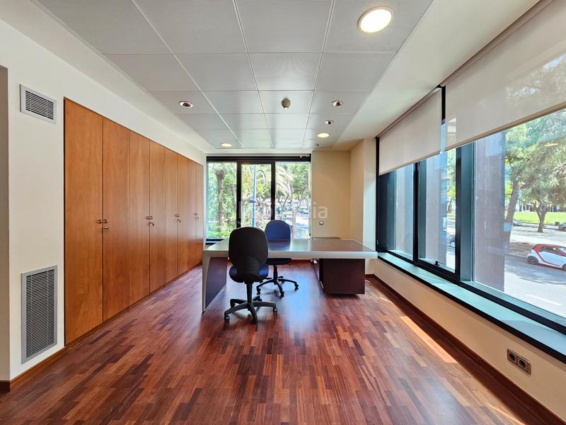 Foto 97c1f8ea-44f4-4dae-a58f-1f8173b91596. Lloguer oficina amb calefacció aparcament a Barri de les Corts Barcelona