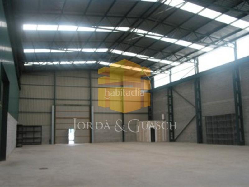 Foto 8611dd1d-fbe3-4e3c-bf60-346ea5f28949. Rent industrial building in carrer barcelona 1 in Abrera