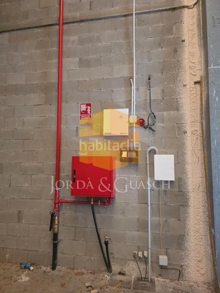 Foto c6df6864-077e-47ed-ba54-859cb78d902e. Rent industrial building in carrer barcelona 1 in Abrera