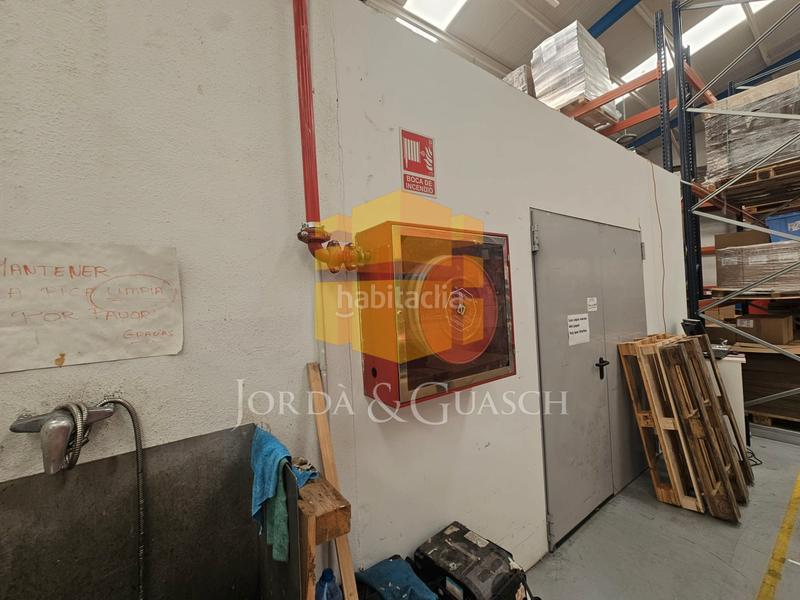 Foto 1549a07d-6af1-40f9-a570-986c4f3bc7a7. Affitto capannone industriale in carrer del gran capità 7 in Sant Joan Despí