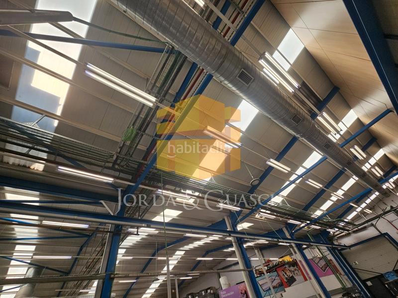 Foto d99b6aab-7416-4692-9026-727fcea6e345. Affitto capannone industriale in carrer del gran capità 7 in Sant Joan Despí