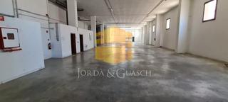 Rent Industrial building in Carrer de la botànica 112