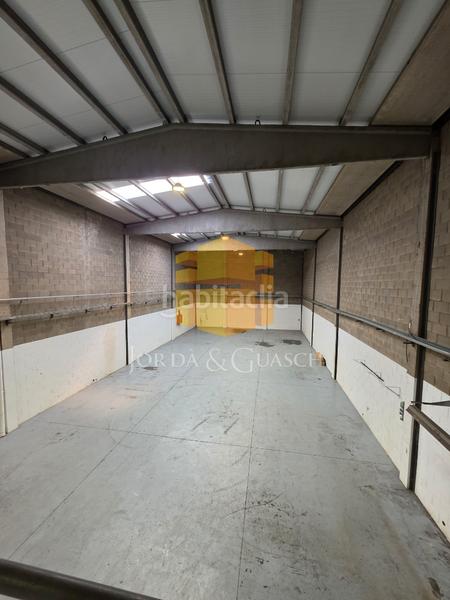 Foto 7fbdfbdb-ec90-4b70-9b37-da772d9cdec4. Alquiler nave industrial en carrer urgell 1 en Santa Perpètua de Mogoda