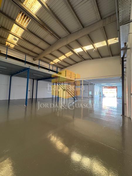 Foto 2d506337-8c03-45bc-8446-0c5ae8665428. Affitto capannone industriale in carrer de la seu d'urgell 9 in Sant Joan Despí