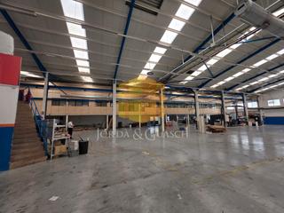 Industrial building in Carrer de la Indústria 2A