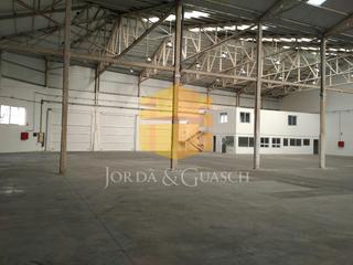 Industrial building in Carrer d'Apel·les Mestres 9