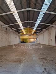 Industrial building in Travessera Industrial 55