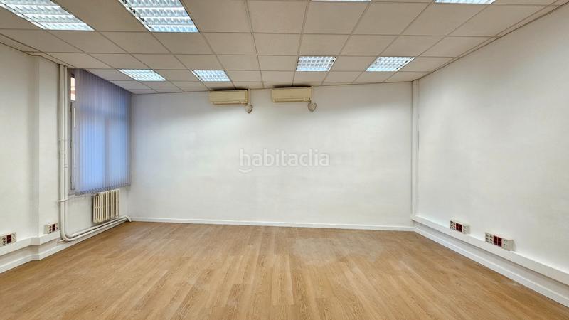 Foto 76b583a7-814d-4d30-b45c-a57ad0b0b3ae. Alquiler oficina  completamente renovada en Barcelona