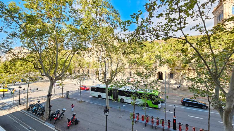 Foto a7856aa5-8c4f-4a5c-a892-859cfe56e740. Lloguer oficina amb calefacció a Dreta de l´Eixample Barcelona