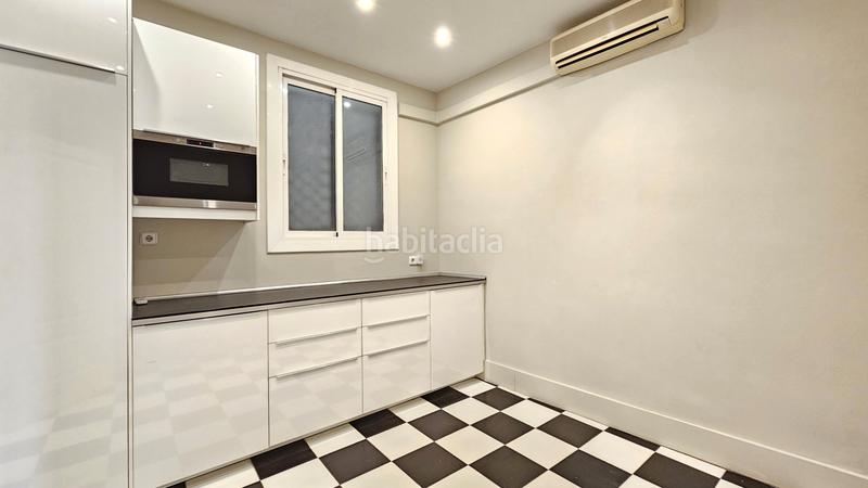 Foto 6eed7f6e-2bf0-4c69-baf1-4db04b364325. Miete büro mit heizung in Dreta de l´Eixample Barcelona