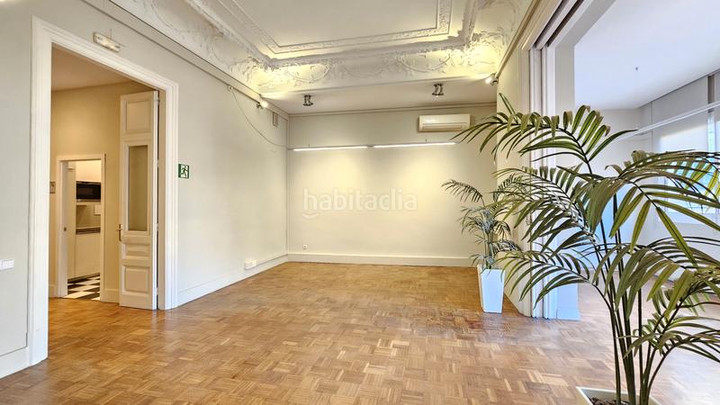 Foto 7c7a95d8-efdb-44c8-b310-b861a926a40f. Rent office space with heating in Dreta de l´Eixample Barcelona