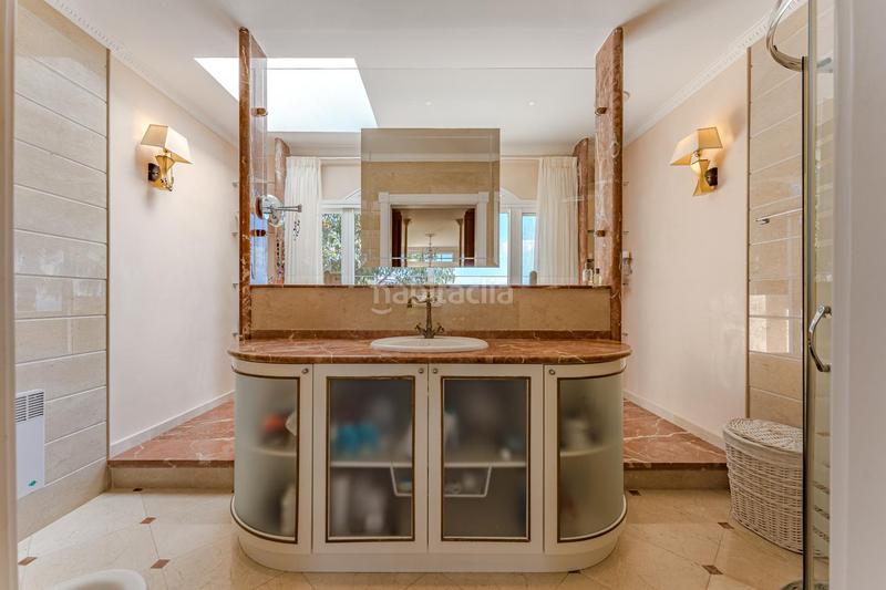 Foto d6be63f2-2dd8-4636-b96c-41535341323a. House with parking pool in La Caleta Adeje