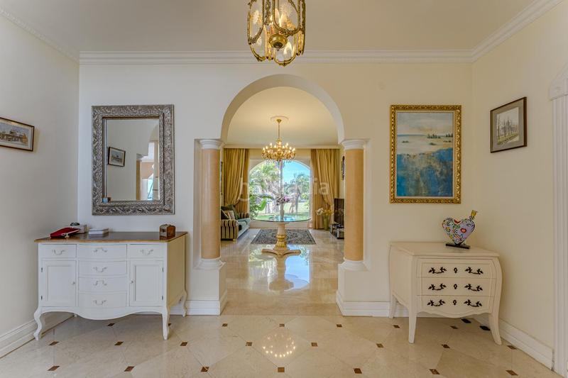 Foto df49ebc8-6c8b-4886-b912-2c6cfea119a5. House with parking pool in La Caleta Adeje