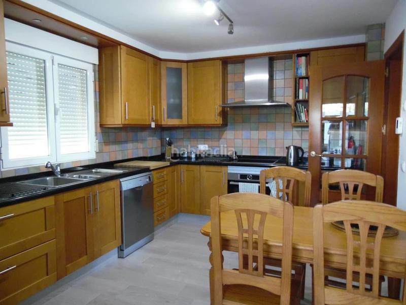 Foto 8a21e2e8-8328-45b5-a04f-2ce838f7fbe1. Casa amb aparcament piscina a Los Cristianos Arona