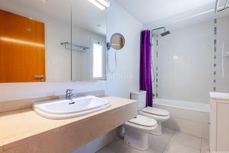 Foto ae4ab4bb-2da0-4f06-a8b9-74726b2f614c. Maison avec parking dans Playa Fañabé Alto Adeje