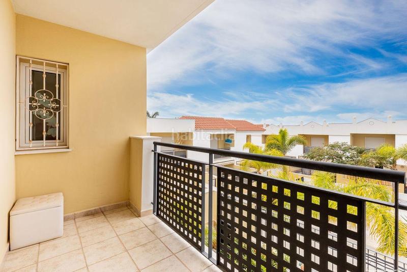 Foto b750b9fe-1187-4e26-ae61-661bbce8a3fd. Maison avec parking dans Playa Fañabé Alto Adeje