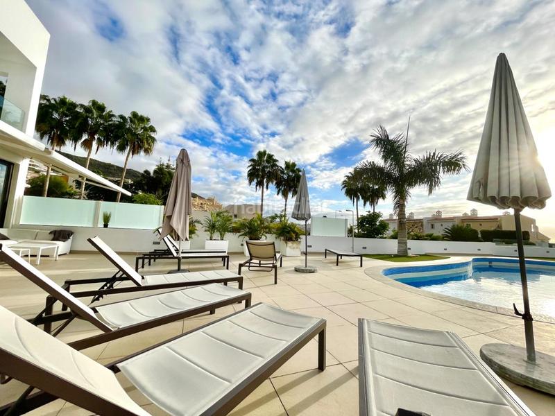Foto 80f4d0b3-593c-4d1e-b319-049263a963be. Casa amb aparcament piscina a Playa Fañabé Alto Adeje