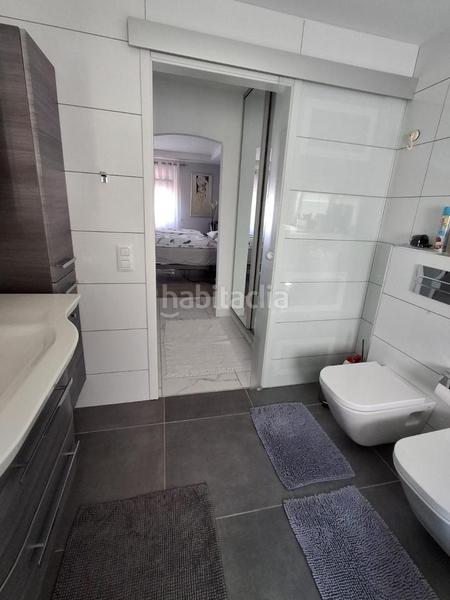 Foto f8838444-5491-4102-95a3-c645b660627b. Casa amb piscina a Playa Fañabé Alto Adeje
