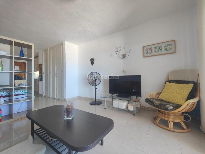 Foto ce5da6d4-9997-4b75-a3cc-83cefe9c8ad5. Estudi amb piscina a Los Cristianos Arona