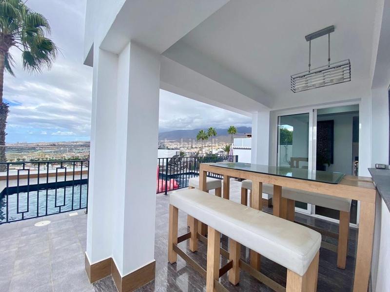 Foto afb30968-787e-4a3d-95ea-24ec71a61351. House with parking pool in La Caleta Adeje