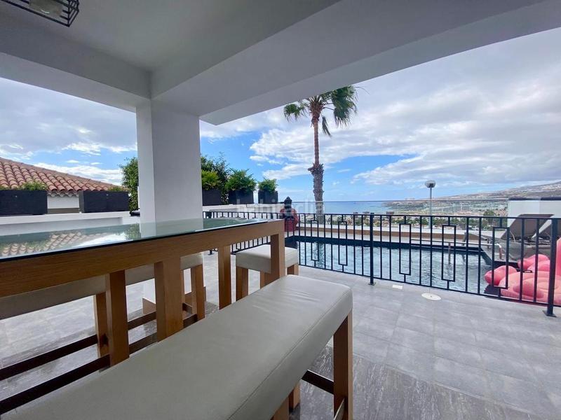 Foto f0b8009f-0327-471b-9d6e-2878c6eae785. House with parking pool in La Caleta Adeje