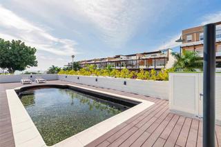 Casa  Cornical. Maravillosa villa de lujo en amarilla golf