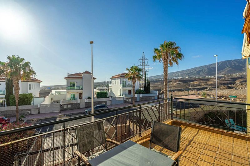 Foto bd31f01e-03f6-4246-8dfa-b093d85972b0. Duplex con parcheggio in Playa del Duque Adeje