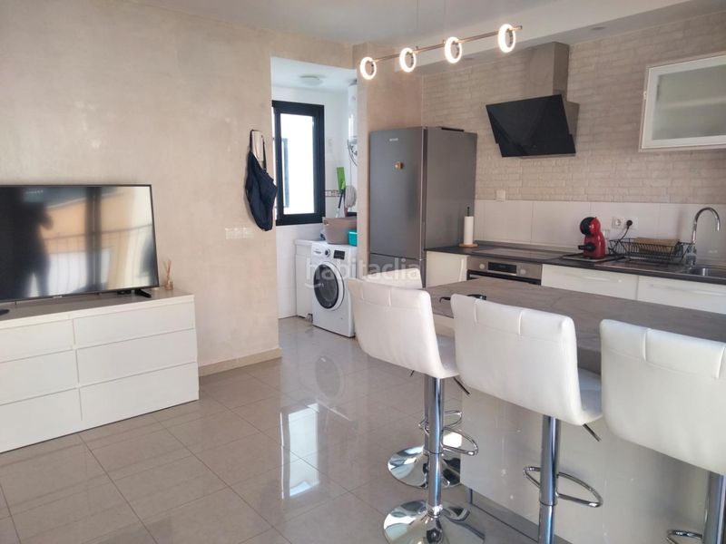 Foto b54c65e7-ad3a-4c8b-9f87-fb6d54cbd052. Apartament amb aparcament a Casco Urbano Adeje