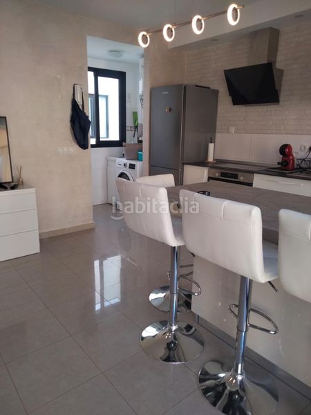 Foto c8a6d7d4-f0ea-400d-b3fe-8b3dc215fd69. Apartament amb aparcament a Casco Urbano Adeje