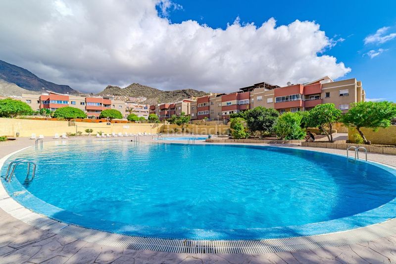 Foto 4ae29554-6799-4bec-91ec-f68350ef59a1. Apartament amb aparcament piscina a Playa Fañabé Alto Adeje