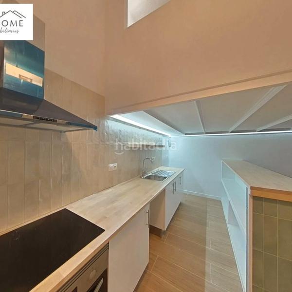 Foto d0d65d90-4742-4461-8d49-62659b8e9e2d. Business premise with heating in La Marina del Port Barcelona