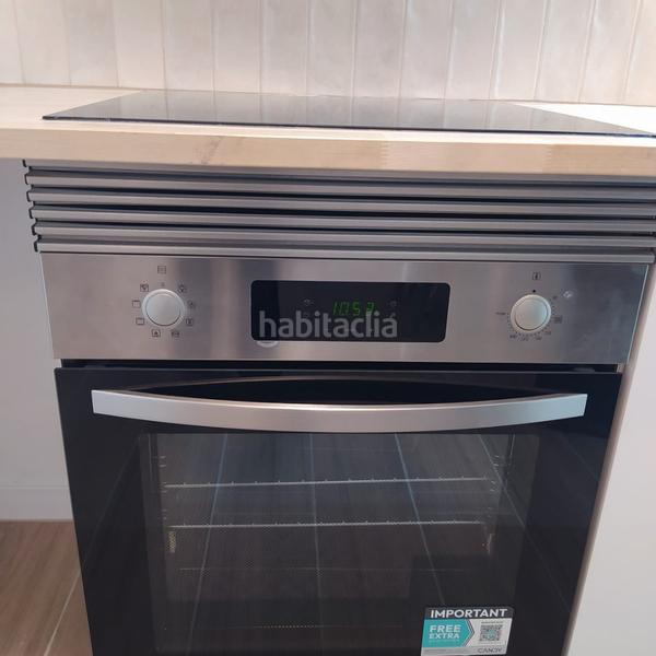 Foto ed93ac4b-4284-46dc-8475-58dbd0560c0e. Business premise with heating in La Marina del Port Barcelona